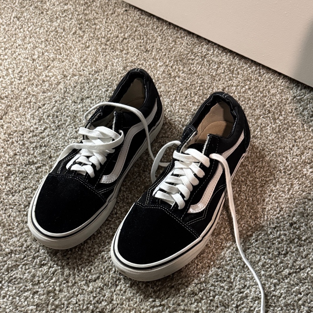 Vans Men's Classic Black and White Sneakers